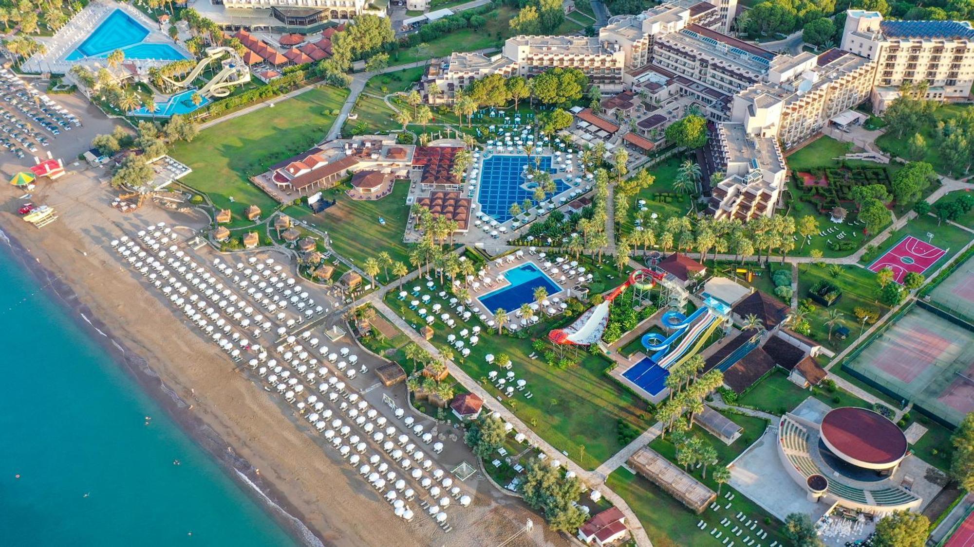 سبا ومنتجع الغولف كريستال تات بيتش بيليك المظهر الخارجي الصورة